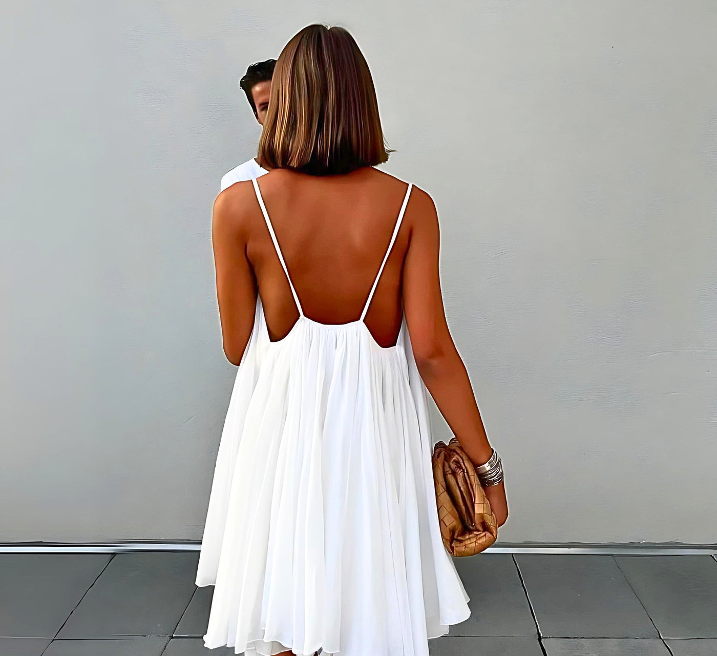 Mio™ | Elegante mini-jurk met blootgestelde rug